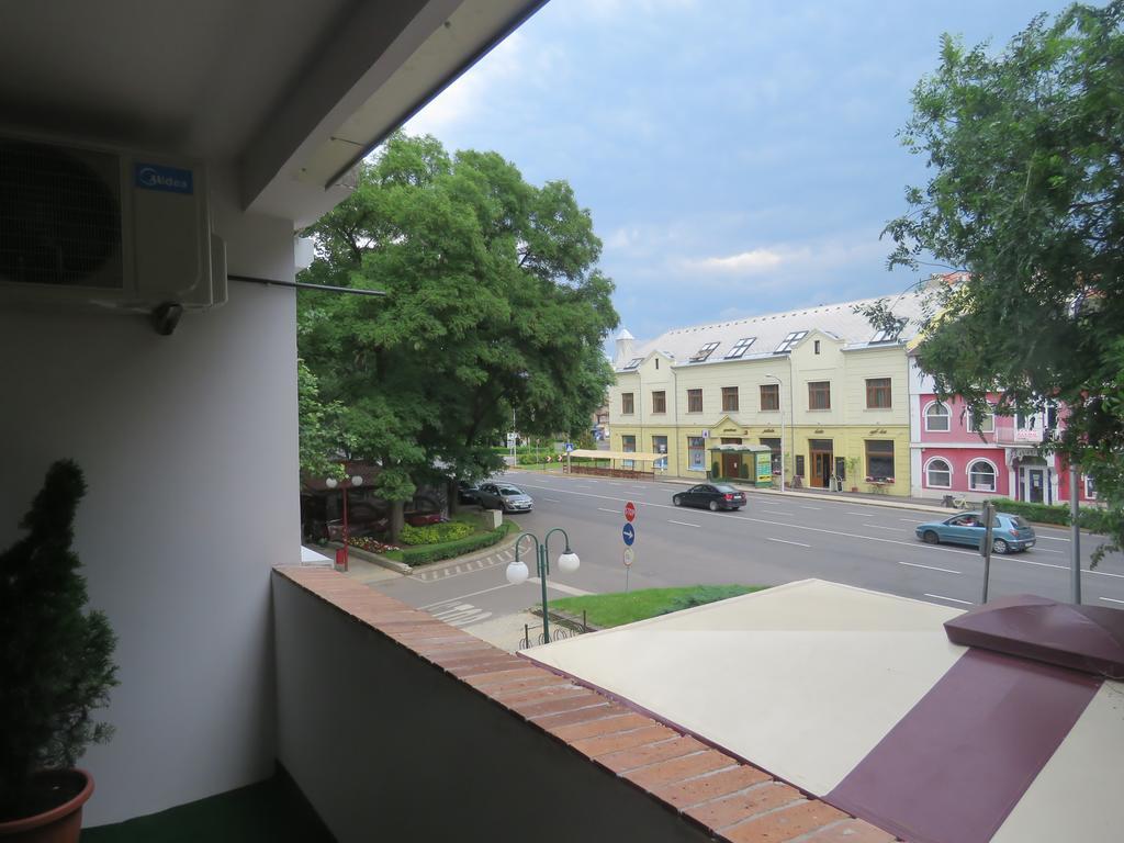 Szofi Apartman Hajduszoboszlo Bagian luar foto